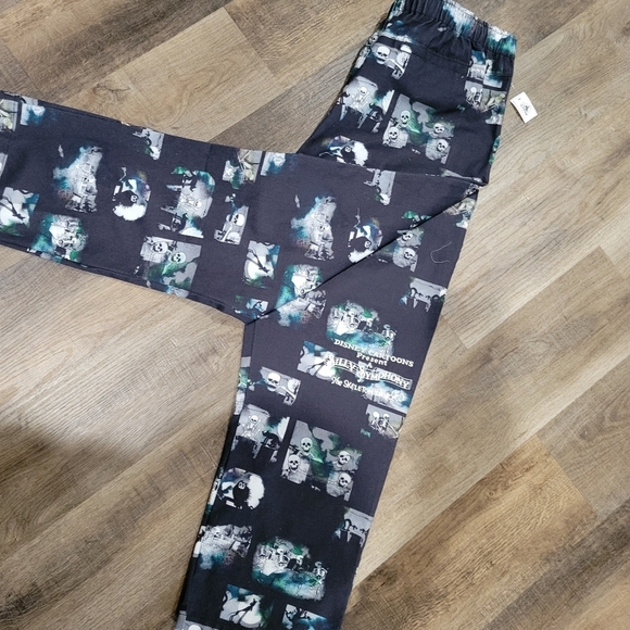 Disney Men's Black Graphic Pants - Picture 9 of 16